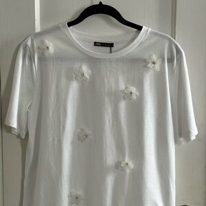 NWT ZARA White Shirt with Flower and Rhinestone Detail (Size L)